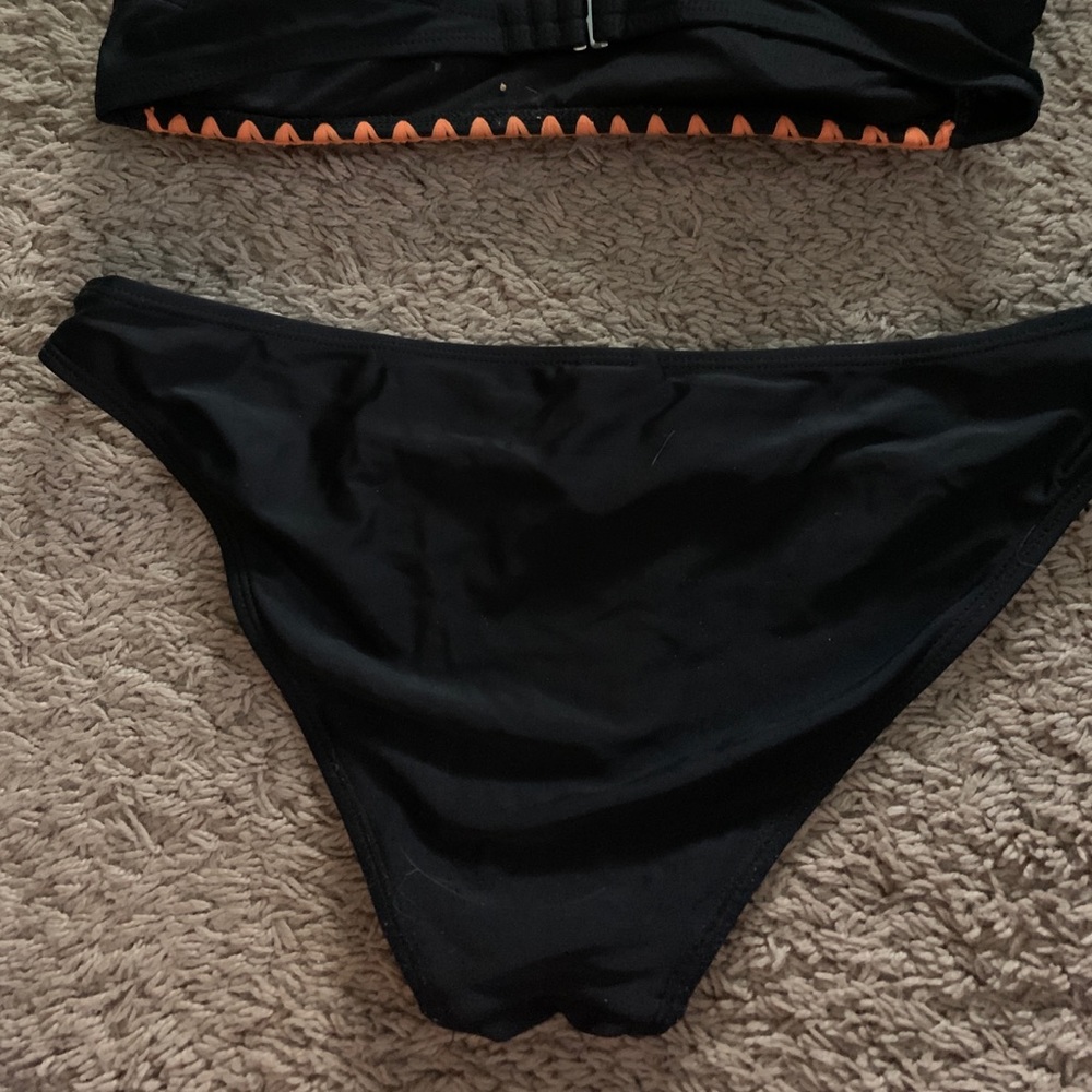 Bathing suit - Picture 2 of 4